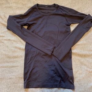 Lululemon size 4 swiftly Tech